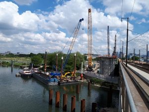 ETMF - BATTAGE-pont-de-bezons-eole-sncf.JPG