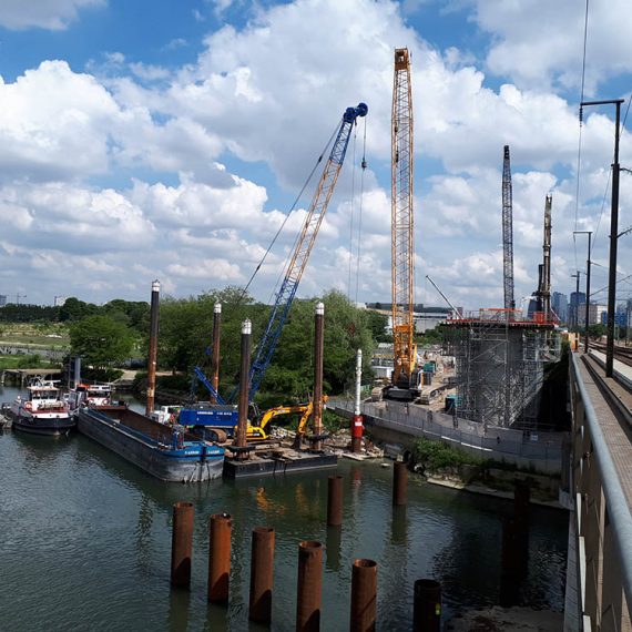 ETMF - BATTAGE-pont-de-bezons-eole-sncf.JPG