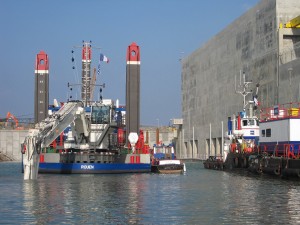 VCMF - Flamanville - Approfondissement du canal d'amenée par déroctage sous-marin - 2013