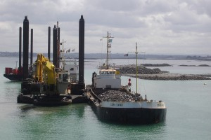 ATLANTIQUE DRAGAGE - Construction d'un port de plaisance avec sa digue de protection - Port de Roscof, Bloscon - 2010/2012