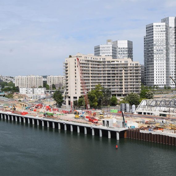 Courbevoie (92) - Création de l'estacade "Base Seine" pour les travaux du projet Eole.